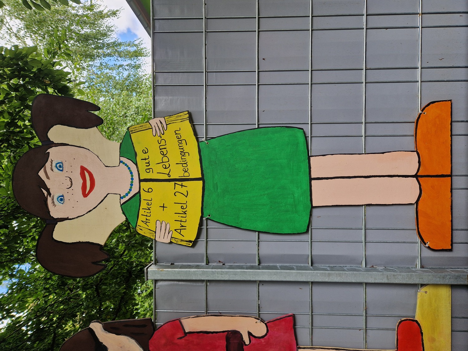 jährliche Kinderrechtefigur aus Holz - Nelly
